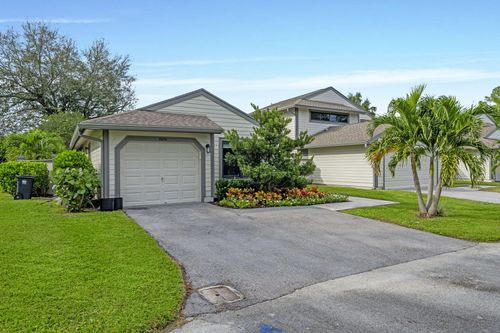 2474 Bedford Mews Dr, Wellington, FL, 33414-7708 | Card Image