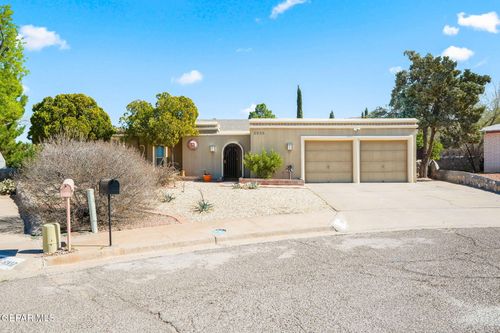 6935 La Cadena Dr, El Paso, TX, 79912-2841 | Card Image