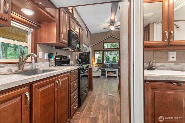 UNIT-9 - 990 Lake Whatcom Blvd, House other with 3 bedrooms, 1 bathrooms and null parking in Sedro Woolley WA | Image 14