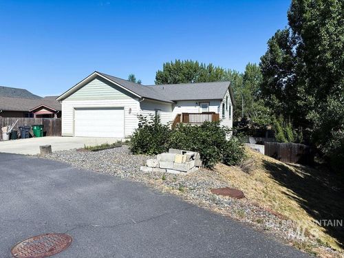 2727 Robinson Park, Moscow, ID, 83843 | Card Image