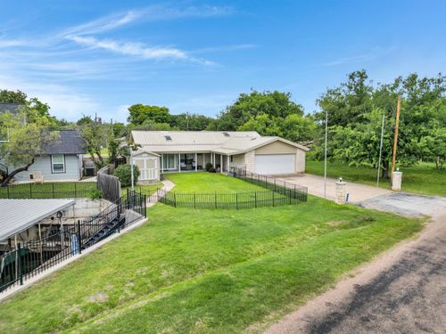426 Circle Dr, Sunrise Beach, TX, 78643-9340 | Card Image