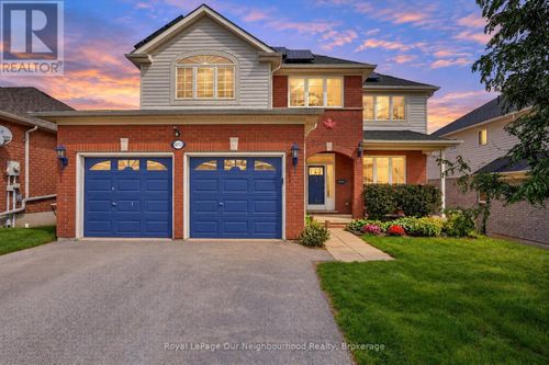 1072 Silverdale Rd, Peterborough, ON, K9J7W6 | Card Image