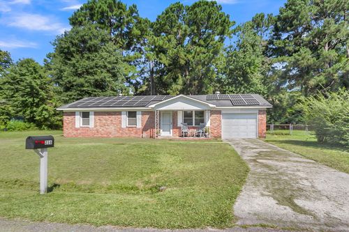 216 Gardenia St, Summerville, SC, 29483-3922 | Card Image