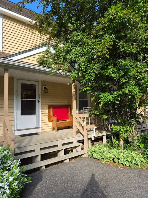 114-114 Winterwood Dr, Londonderry, NH, 03053-3395 | Card Image