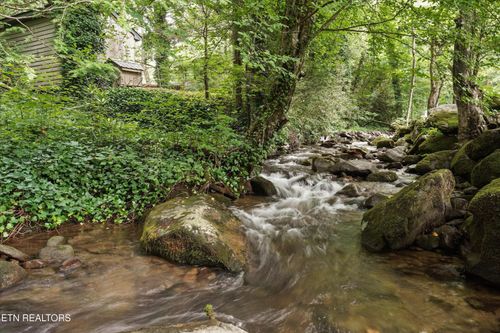 211 Webb Creek Skyline Drive, Gatlinburg, TN, 37738 | Card Image
