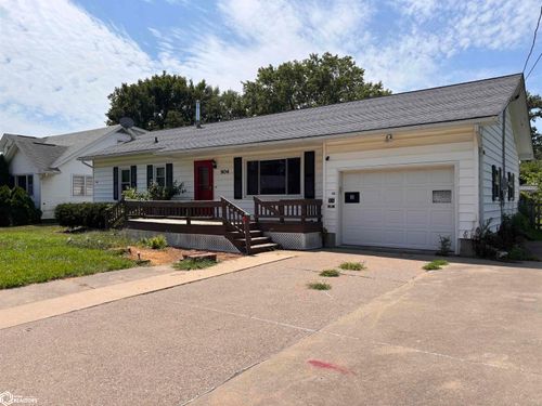904 S 6th St, Fairfield, IA, 52556-3937 | Card Image