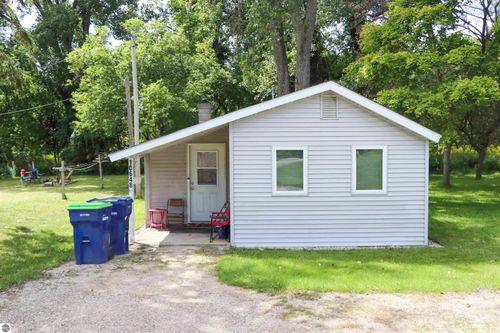10648 E Traverse Hwy, Traverse City, MI, 49684-5548 | Card Image