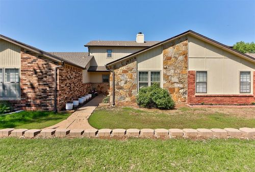 14127 Crossing Way East, Edmond, OK, 73013 | Card Image
