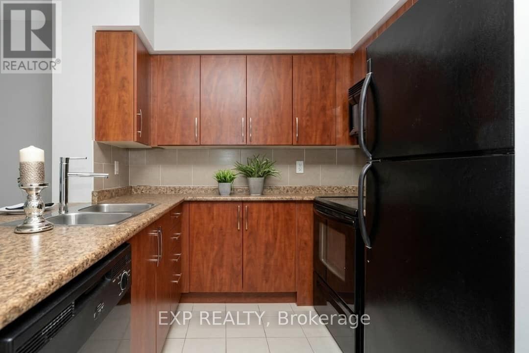 Residential Lease in Toronto (Islington-City Centre West) 5