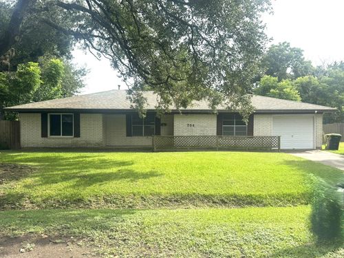 706 University St, Wharton, TX, 77488-2941 | Card Image