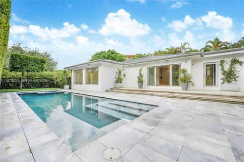 0-555 Ne 52nd Ter, Miami, FL, 33137 | Card Image