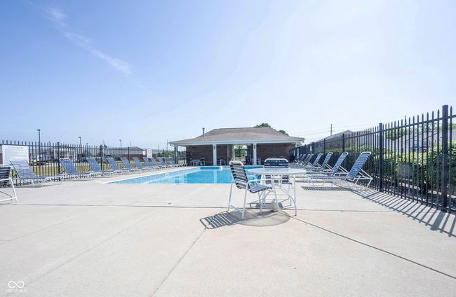 9770 Blue Violet Dr, Condo with 3 bedrooms, 3 bathrooms and null parking in Noblesville IN | Image 38