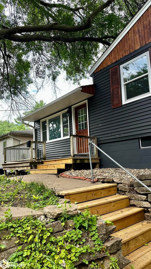 606 N 3rd St, Oskaloosa, IA, 52577-2326 | Card Image