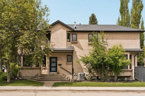 202 26 Ave Nw, Calgary, AB, T2M2C9 | Card Image