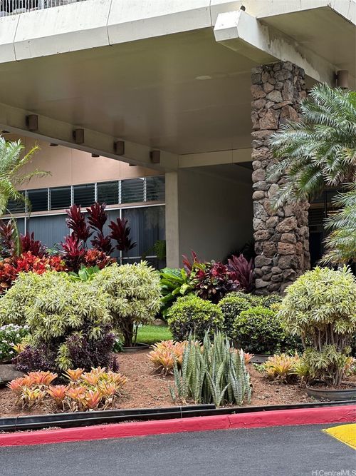 apt-404-411 Kaiolu St, Honolulu, HI, 96815-2281 | Card Image