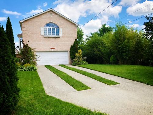 150 Powells Cove Blvd, Flushing, NY, 11357-1149 | Card Image