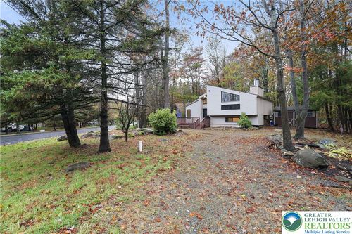 3322 Woodland Dr, Coolbaugh Twp, PA, 18466-3036 | Card Image