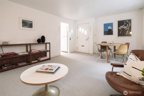 4818 Terrace Dr Ne, Seattle, WA, 98105-3924 | Card Image