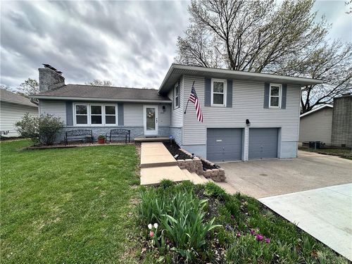 12121 E 39th Terrace S, Independence, MO, 64052 | Card Image