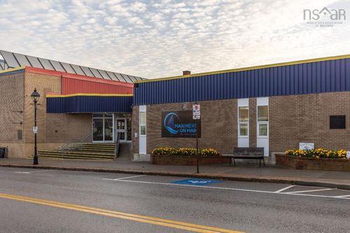 275 Main St, Yarmouth, NS, B5A1E3 | Card Image