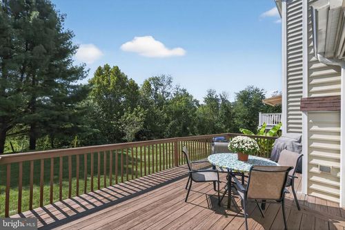 222 Hillsboro Mills Ln, Wallingford, PA, 19086-6784 | Card Image