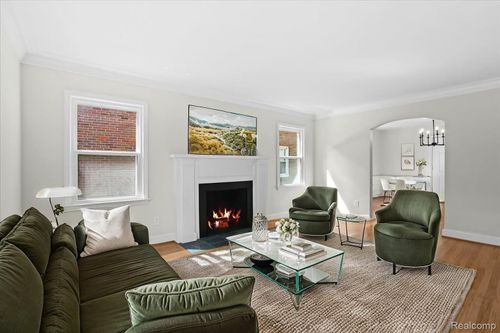 17421 Quincy St, Detroit, MI, 48221-2748 | Card Image