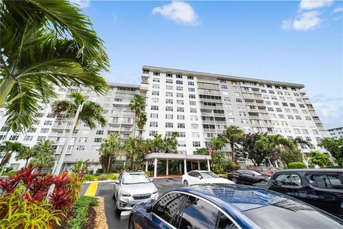 1007-3800 Hillcrest Dr, Hollywood, FL, 33021-7976 | Card Image