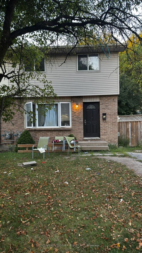 32 Elvira Cres, London, ON, N6E2P4 | Card Image