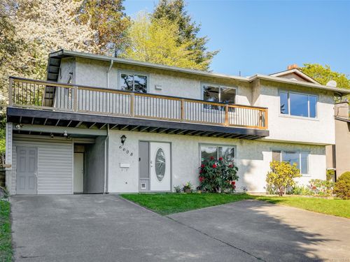 6608 Rey Rd, Victoria, BC, V8Y1V2 | Card Image