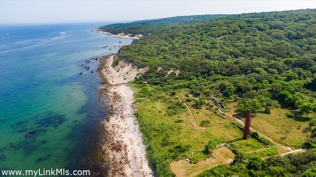 100 Gosnolds Way, House other with 4 bedrooms, 3 bathrooms and null parking in Chilmark MA | Image 43