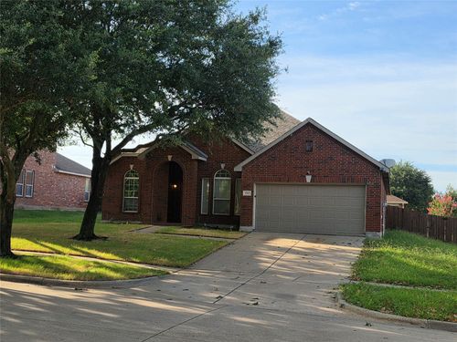1743 Summerwood Ln, Cedar Hill, TX, 75104-3910 | Card Image