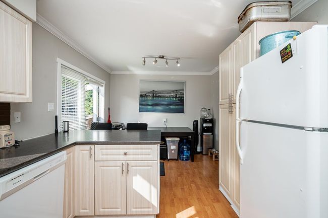 12155 Gee Street, House other with 4 bedrooms, 2 bathrooms and 2 parking in Maple Ridge BC | Image 16