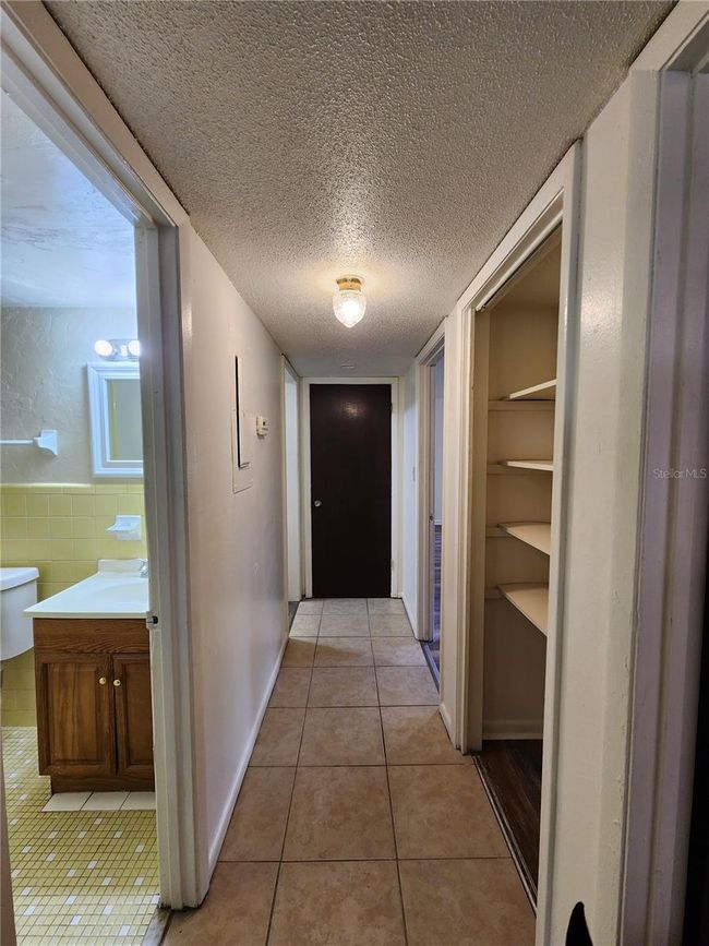 APT-5 - 300 Nw 20 Th Ave, Condo with 2 bedrooms, 1 bathrooms and null parking in GAINESVILLE FL | Image 13