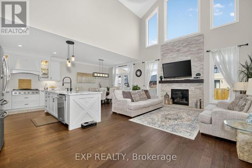 116 Spencer Ave, Lucan, ON, N0M2J0 | Card Image
