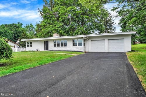 131 Country Club Rd, RED LION, PA, 17356-8636 | Card Image