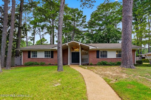 5315 Red Fox Rd, Jackson, MS, 39211-4627 | Card Image