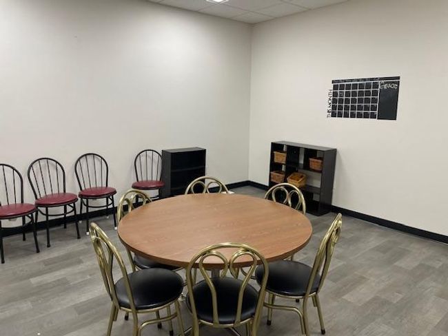 Large dining room | Image 7