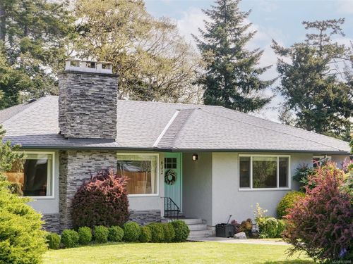 632 Lambie Dr, Victoria, BC, V8Z2L8 | Card Image