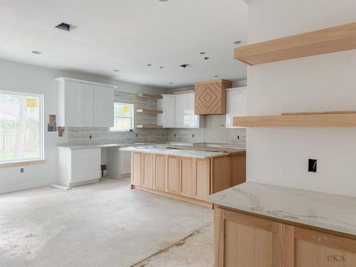 10651 Mayfield Rd, Houston, TX, 77043-4124 | Card Image