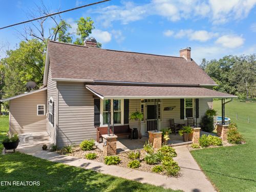 421 E Brushy Valley Dr, Powell, TN, 37849-3008 | Card Image