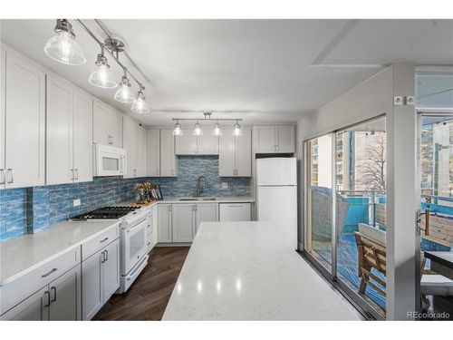 apt-401-800 N Washington St, Denver, CO, 80203-3385 | Card Image