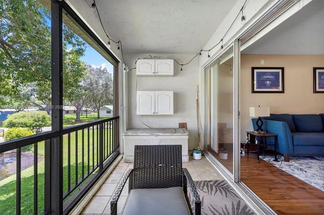 APT-4 - 3660 Citrus Trce, Condo with 2 bedrooms, 2 bathrooms and null parking in Davie FL | Image 5