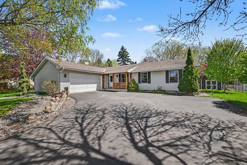 7619 Meadowmoor Dr Ne, Fridley, MN, 55432-3647 | Card Image