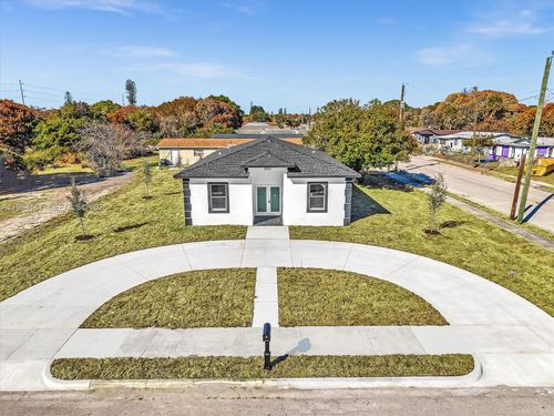 803 N 20th St, Fort Pierce, FL, 34950-6004 | Card Image