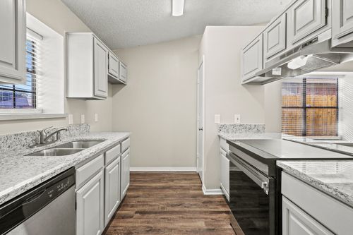 1705 Dynasty Dr, Glenn Heights, TX, 75154-8633 | Card Image
