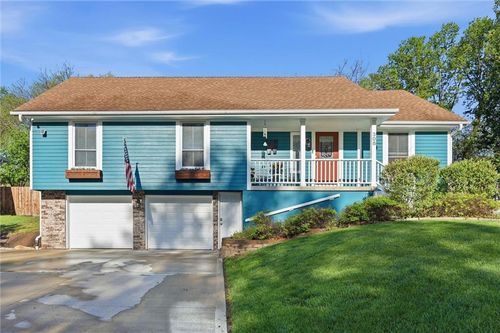 308 Se Colony Dr, Lees Summit, MO, 64063-3209 | Card Image