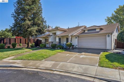 1395 Meadow Ct, Livermore, CA, 94551-8912 | Card Image