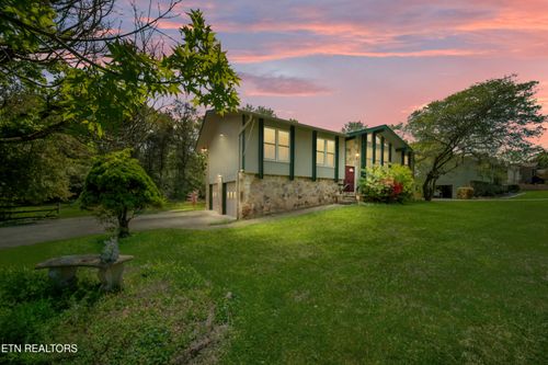 11306 Spring Hollow Dr, Knoxville, TN, 37932-3129 | Card Image
