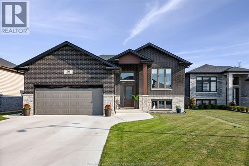 30 Hawthorne Cres, Tilbury, ON, N0P2L0 | Card Image