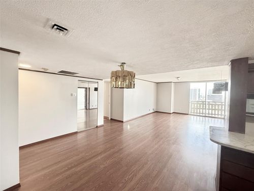 1904-2016 Main, Houston, TX, 77002 | Card Image